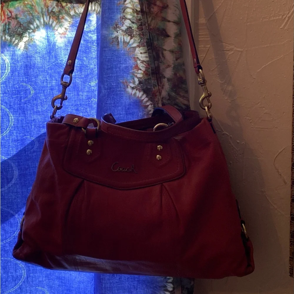‼️ SOLD ‼️Authentic Coach handbag. Brick/brown/red color. 11x14”. All leather. - Picture 8 of 10